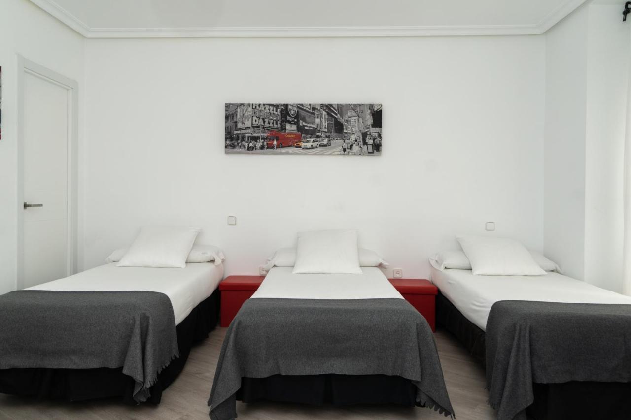 Hostal Gala Madrid Buitenkant foto
