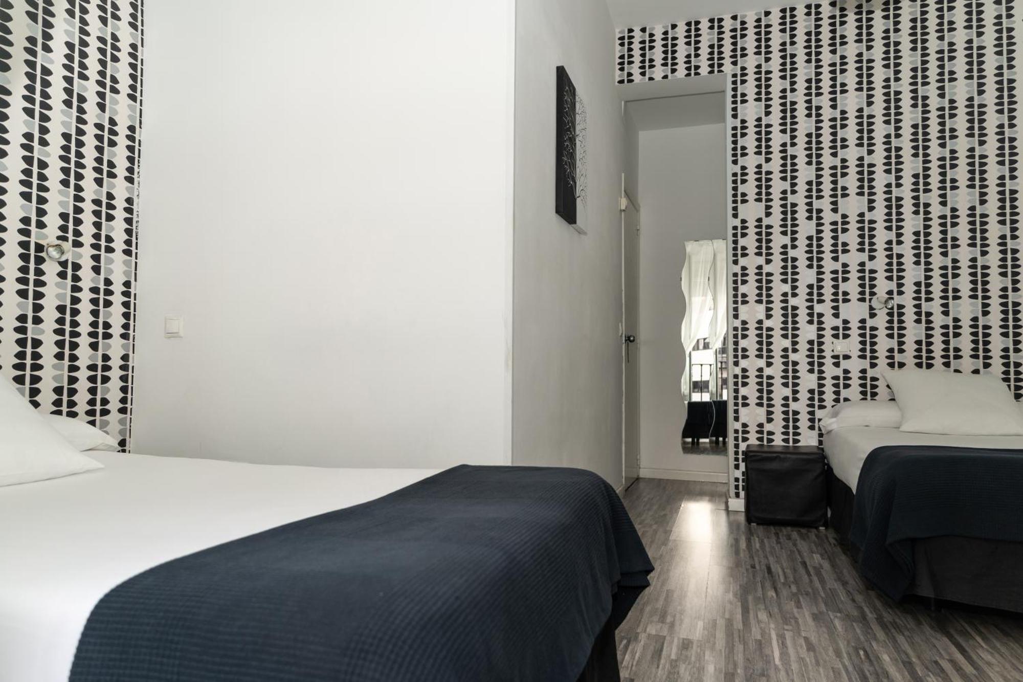 Hostal Gala Madrid Buitenkant foto