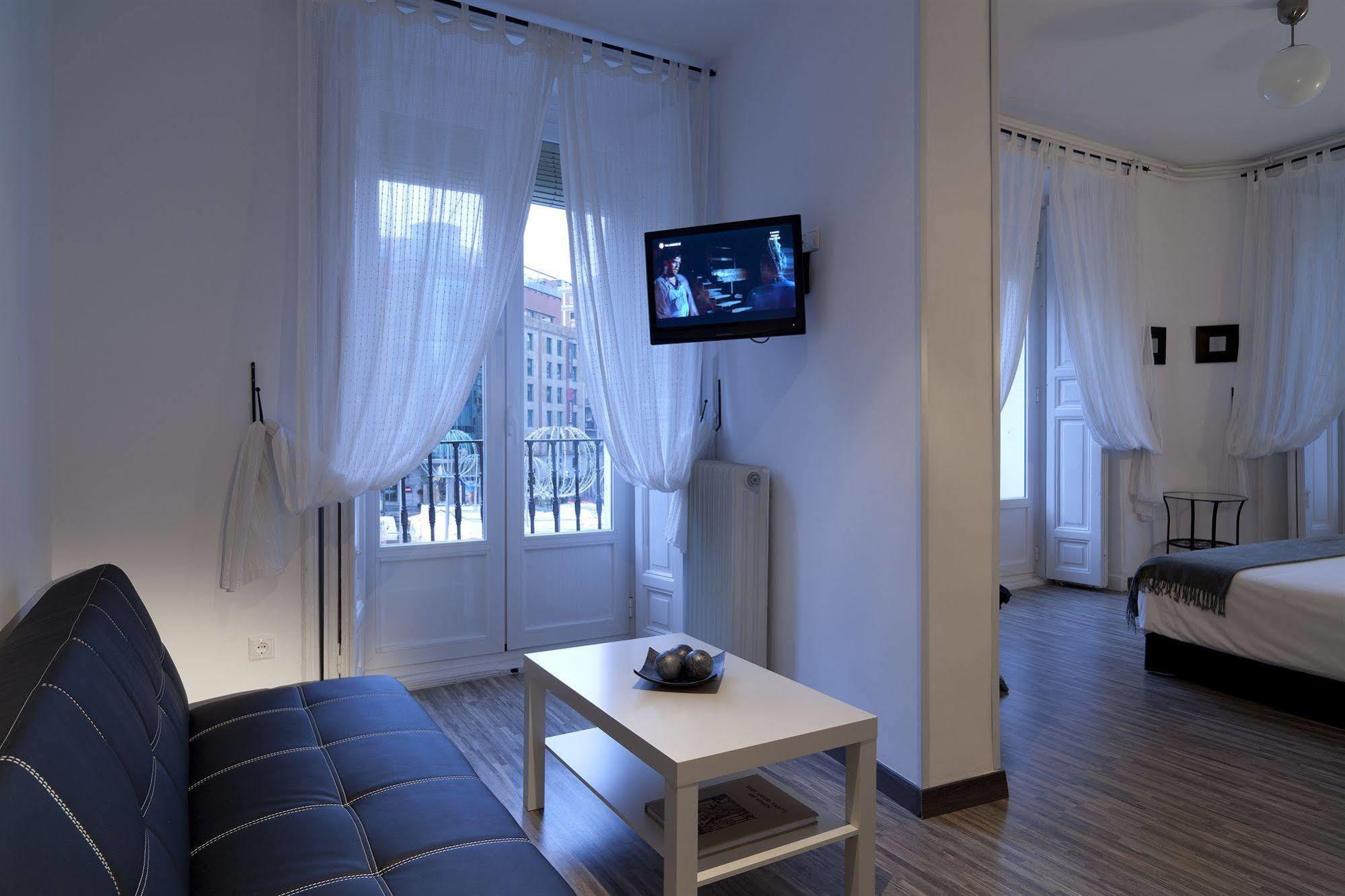 Hostal Gala Madrid Buitenkant foto