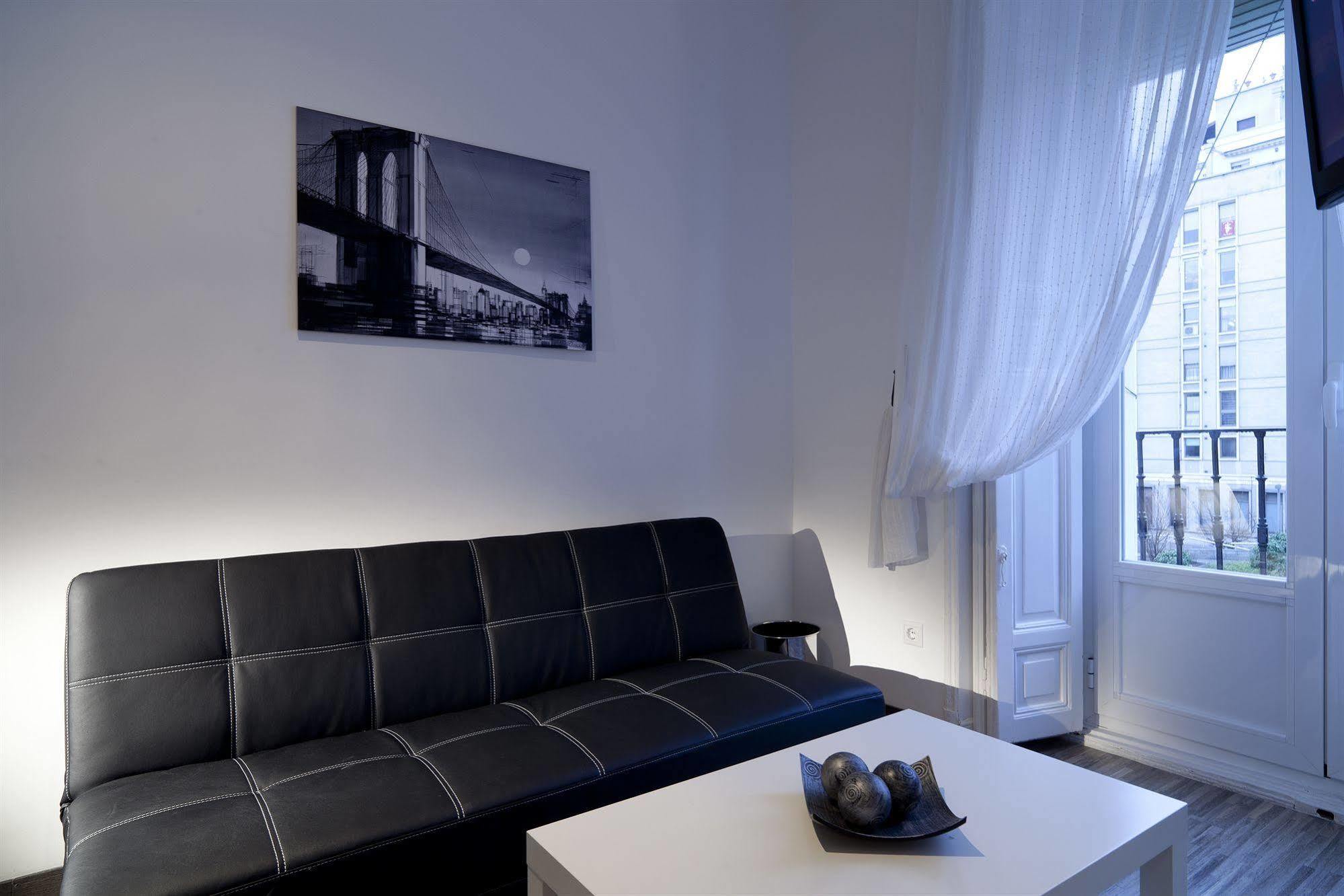 Hostal Gala Madrid Buitenkant foto