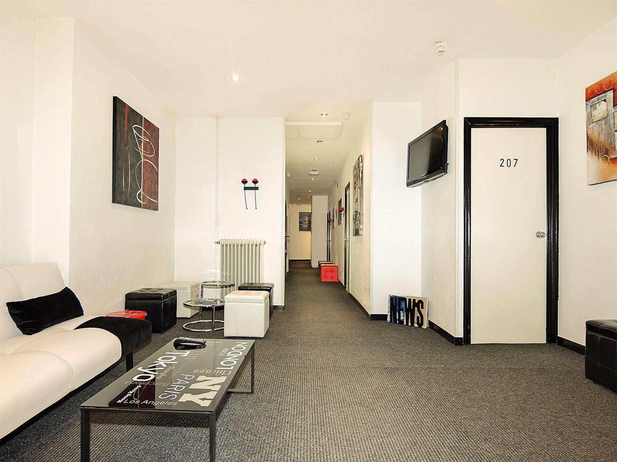 Hostal Gala Madrid Buitenkant foto