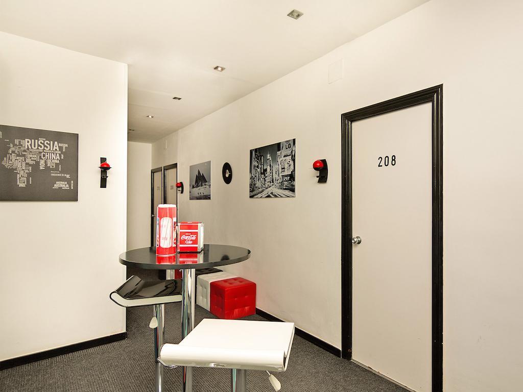 Hostal Gala Madrid Buitenkant foto